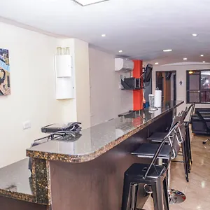 calle-8-suites.colombiamedellinhotels.com/